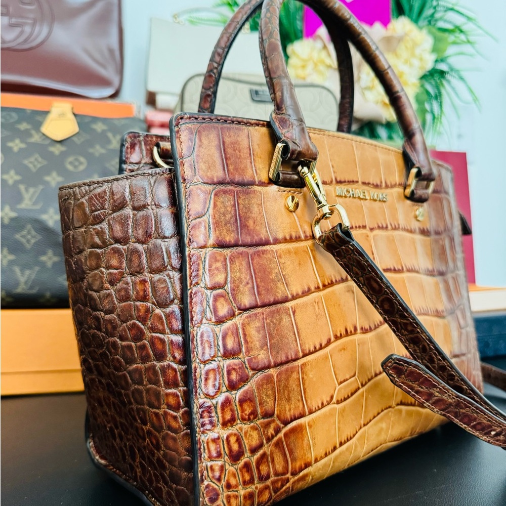 Authentic Michael Kors Tan Crocodile Embossed Satchel Medium - Picture 6 of 16